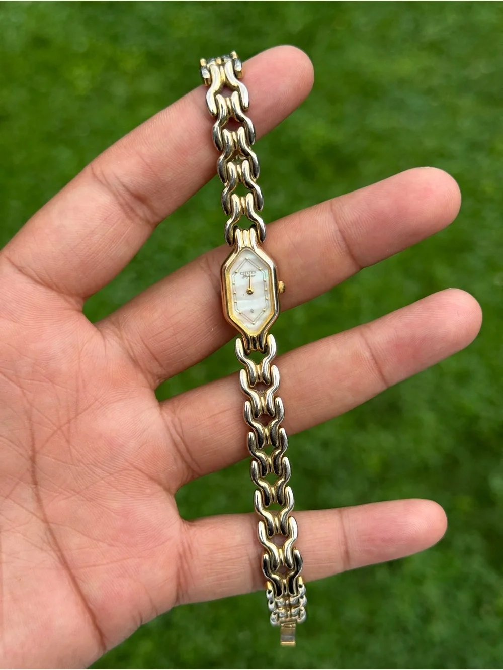Citizen vintage Gold-Tone Women's Bracelet Hexagonal Mother-of-Pearl Dial